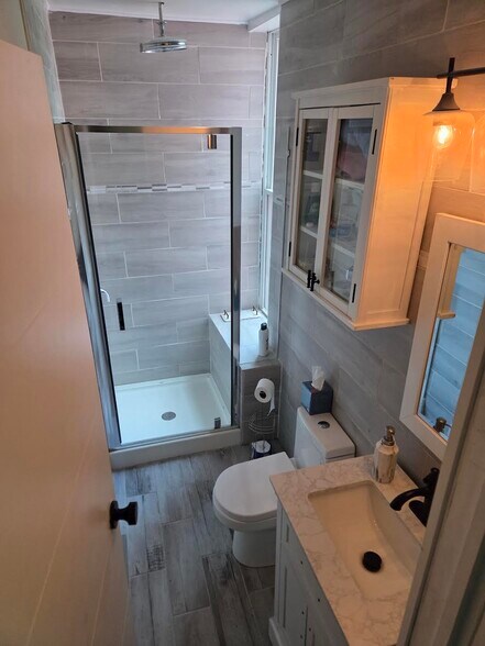 Building Photo - 474 Dayton St