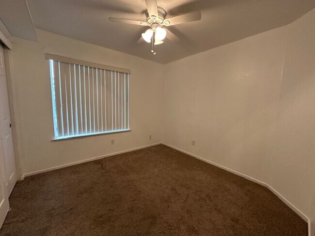 Building Photo - 888 Browning Cir