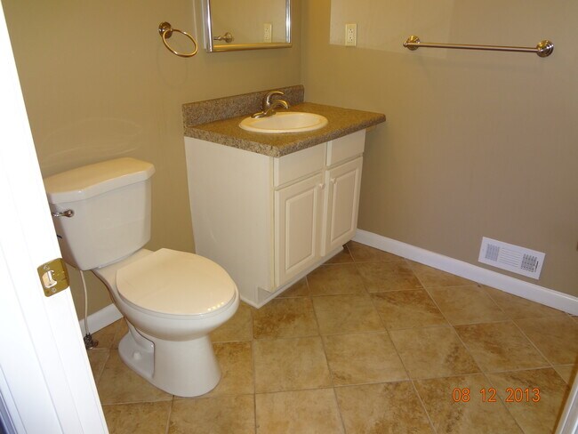 Building Photo - 152 Kendrick Ct