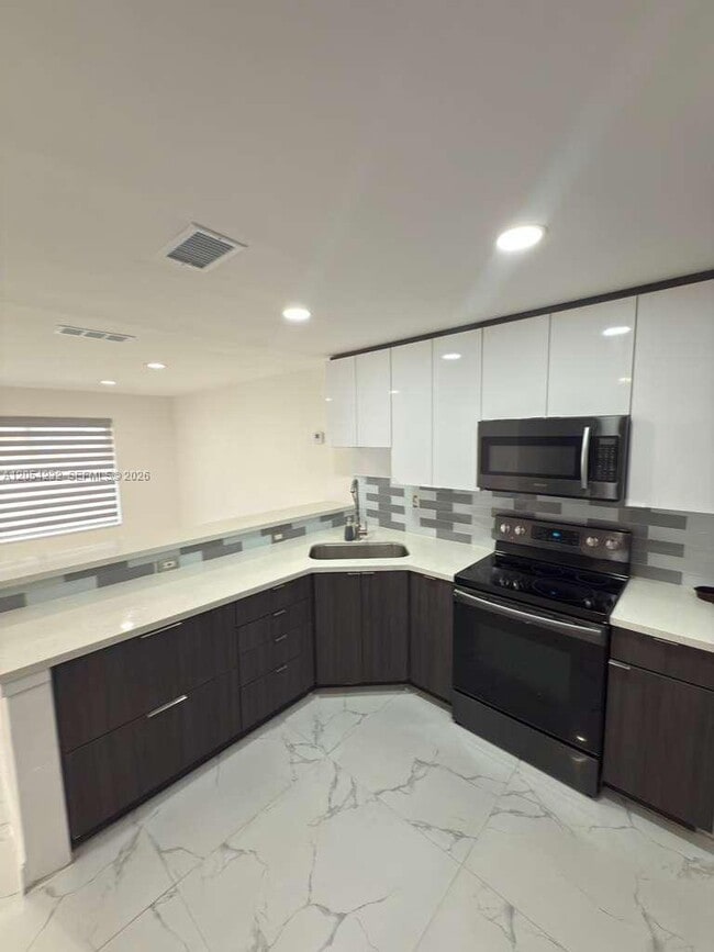 Building Photo - 5111 NW 178th Terrace