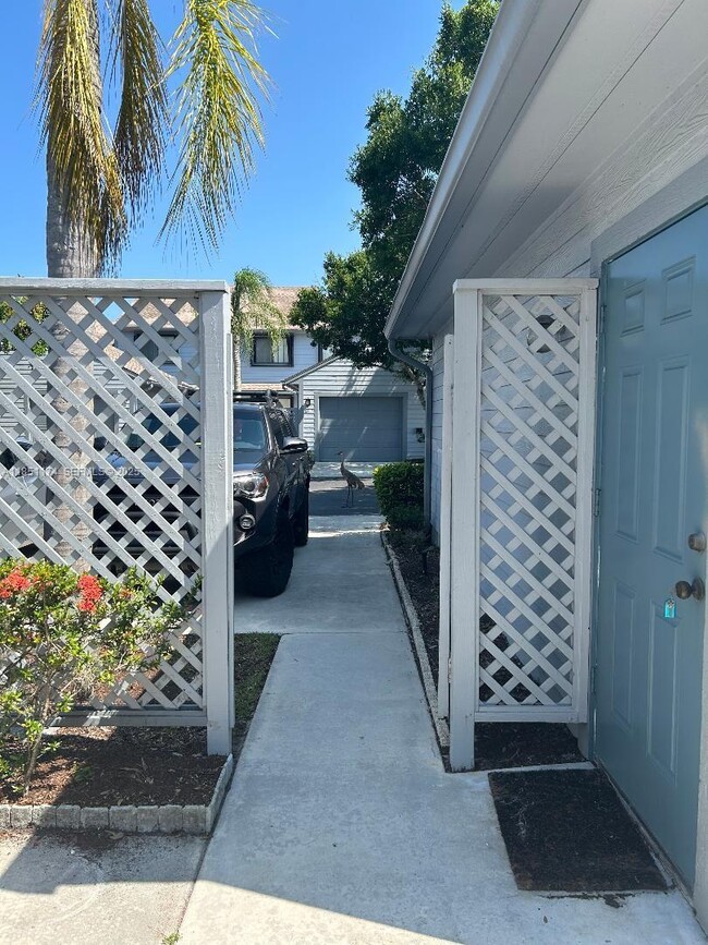 Building Photo - 6114 SE Georgetown Pl