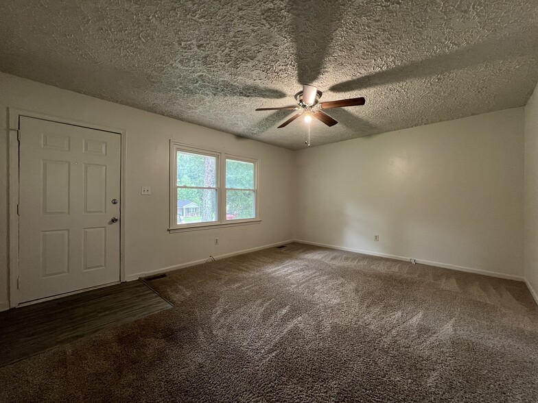 Building Photo - 1804 Alpine Dr