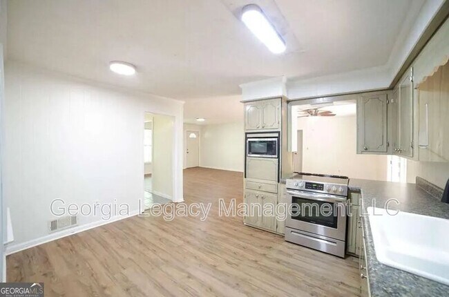 Building Photo - 325 Segrest Cir