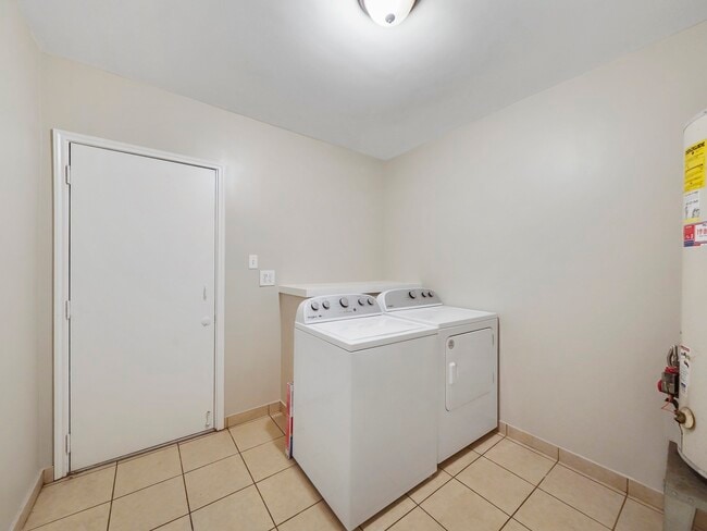 Building Photo - 1115 W 31st St