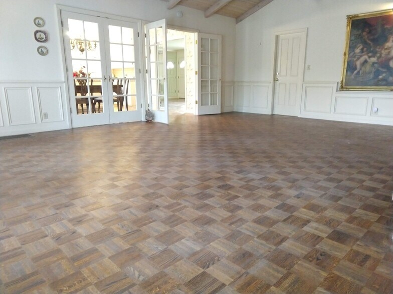 Building Photo - 299 Dallas Dr