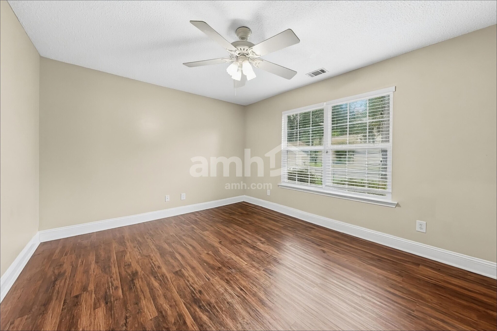 Building Photo - 738 Laurel Hill Cir
