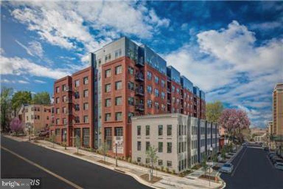 Building Photo - 1411 Key Blvd