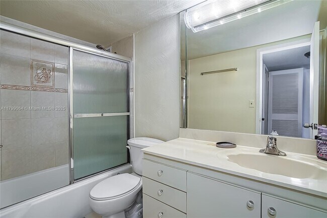 Building Photo - 2030 S Ocean Dr