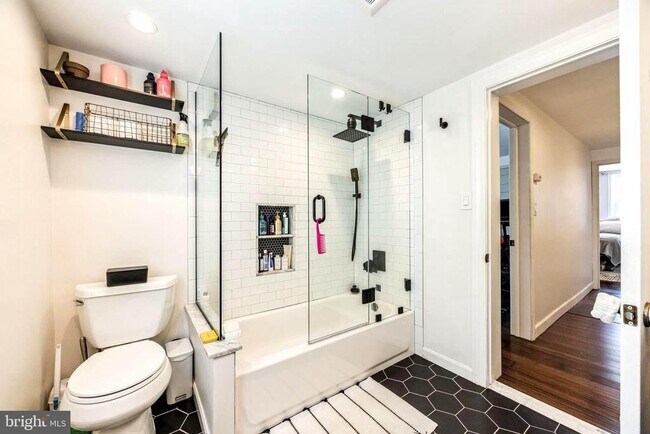 Building Photo - 1732 Manton St