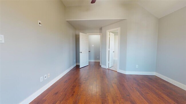 Building Photo - 328 Malone St