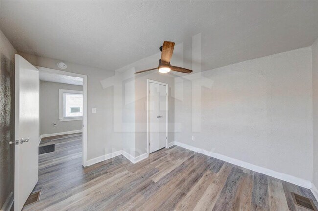 Building Photo - 3639 N Emerson Ave