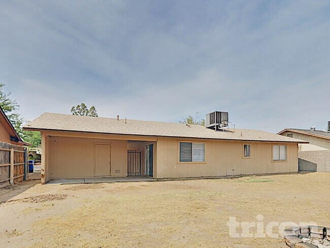 Building Photo - 3607 N 87th Ave