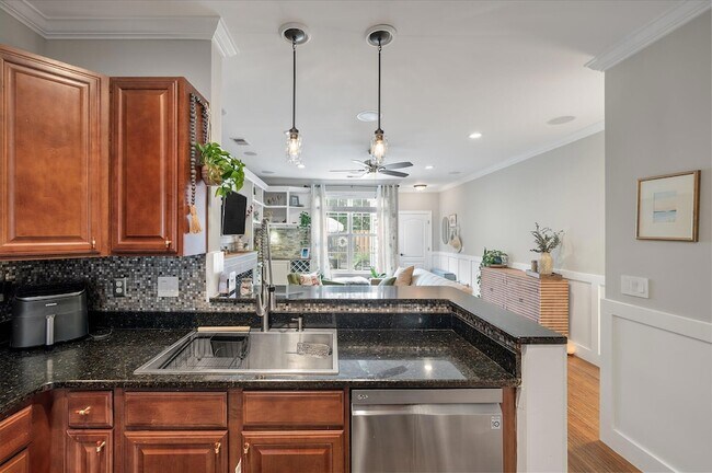 Building Photo - 1735 Brittlebush Ln