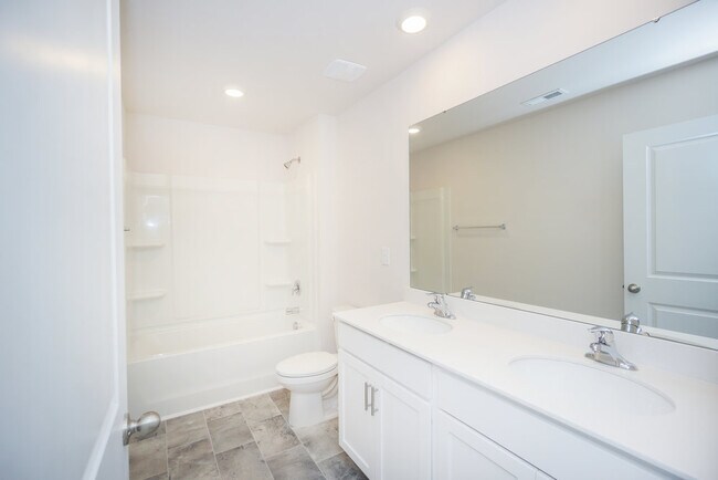 Building Photo - 538 King Clover Ln