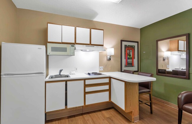 Building Photo - Furnished Studio-Nashville - Airport - Mus...