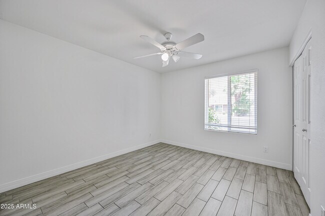 Building Photo - 6125 W Sierra St