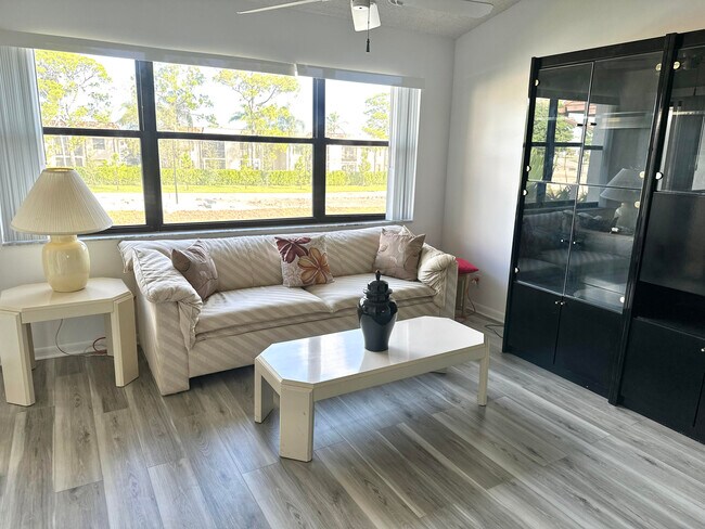 Building Photo - 7593 Tahiti Ln