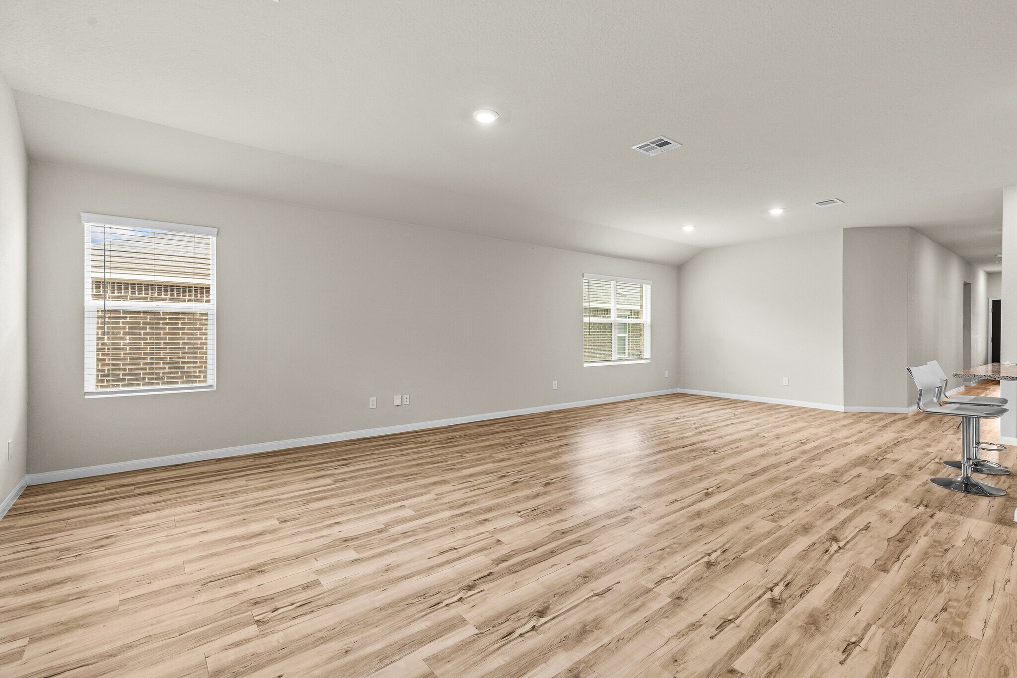 Building Photo - 15011 Maskette Ave