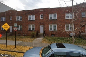 Building Photo - 1015 16th St NE