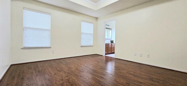 Building Photo - 15215 Benson Landing Dr