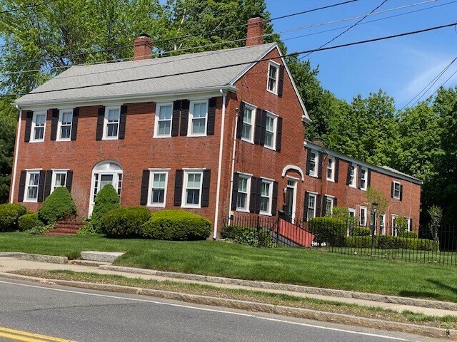 Primary Photo - 252 Main St