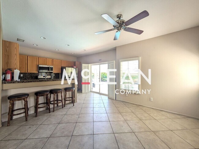 Building Photo - Stunning 3 Bedroom Home with Private Pool & Spa in Palm Springs!
