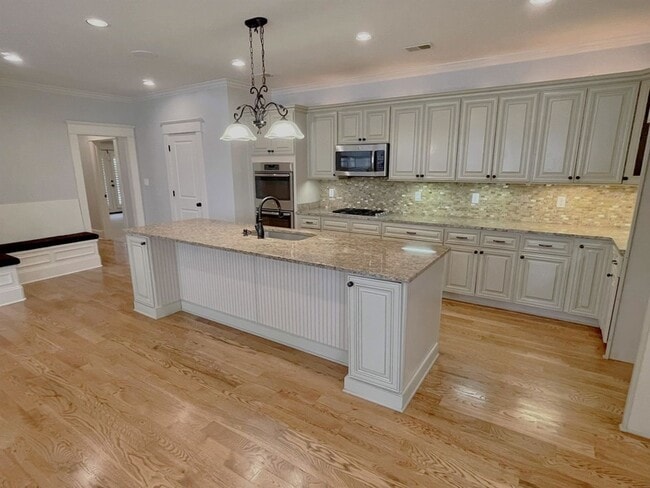 Building Photo - 1820 Enclave Hollow Ln E