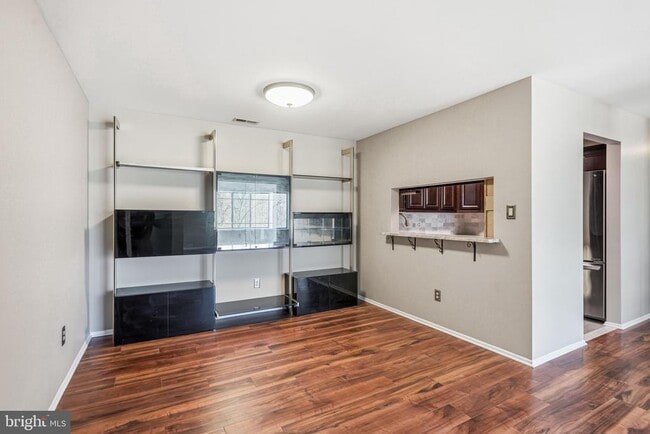 Building Photo - 4215C Aberdeen Dr