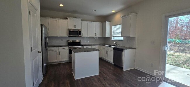 Building Photo - 10422 Bradstreet Commons Way