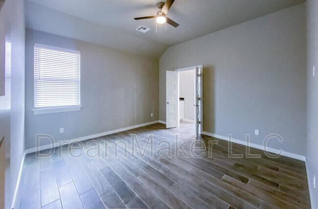 Building Photo - 917 Apple Blossom Way