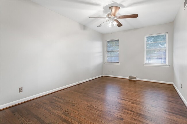 Building Photo - 6506 St Moritz Ave
