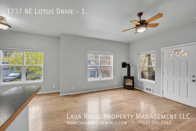 Building Photo - 1737 NE Lotus Dr