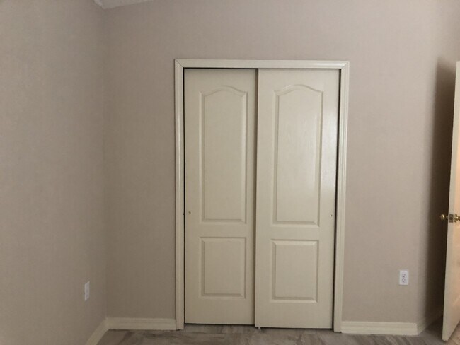 Building Photo - 6216 Lovebird Ln