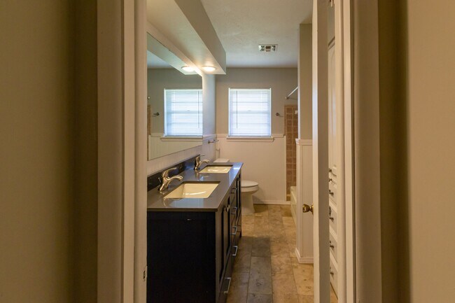 Building Photo - 7814 NW 25th Terrace