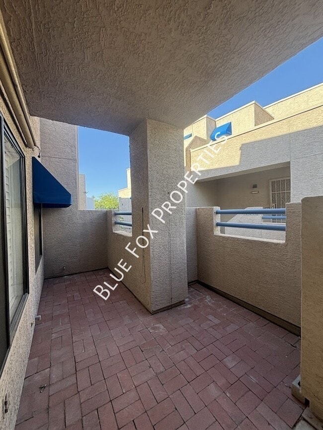 Building Photo - 7944 E Colette Cir