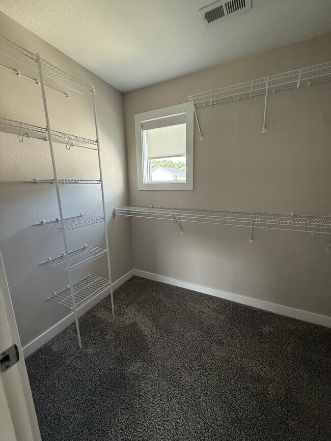 Building Photo - Luxury Newer Construction Home! Perfect Location!