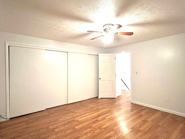 Building Photo - 131 Woodland Dr