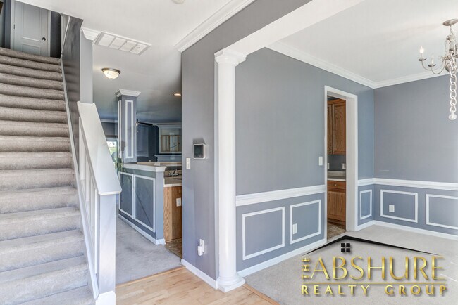 Building Photo - 2136 Sunny Cove Dr