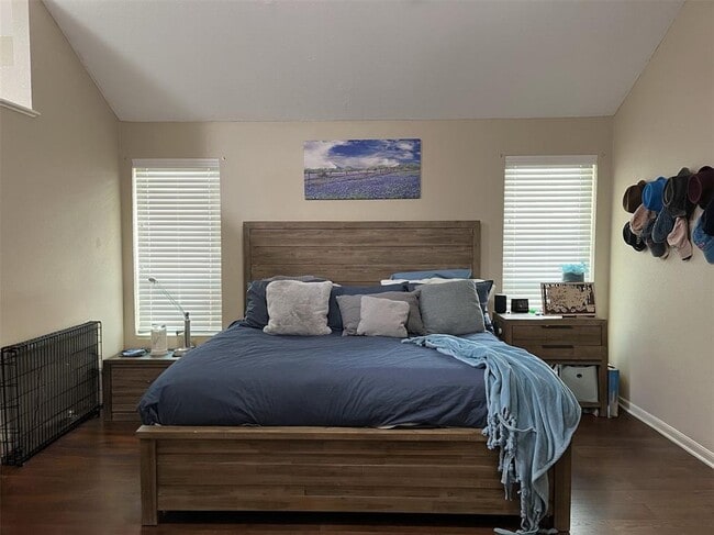 Building Photo - 6401 Woodcrest Dr