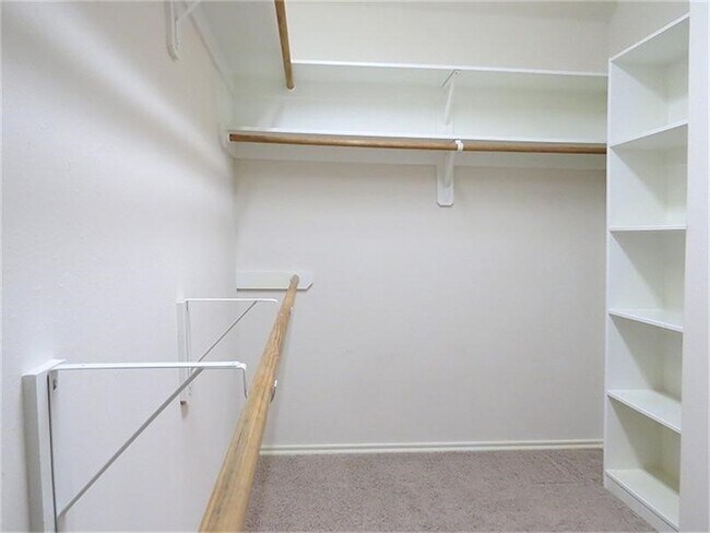 Building Photo - 6410 Bonnie Chase Ln