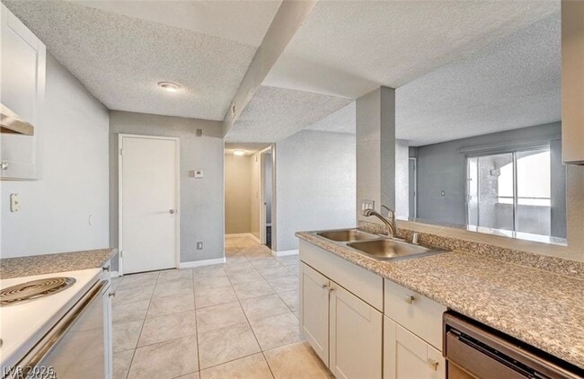 Building Photo - 5220 Mission Carmel Ln