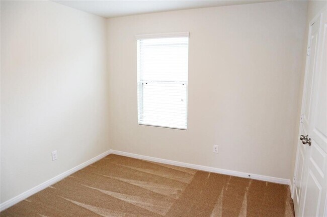 Building Photo - 12323 Skyview Manor Dr