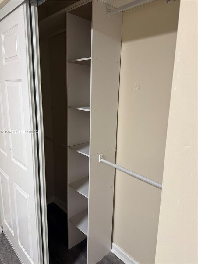 Building Photo - 129 San Remo Blvd