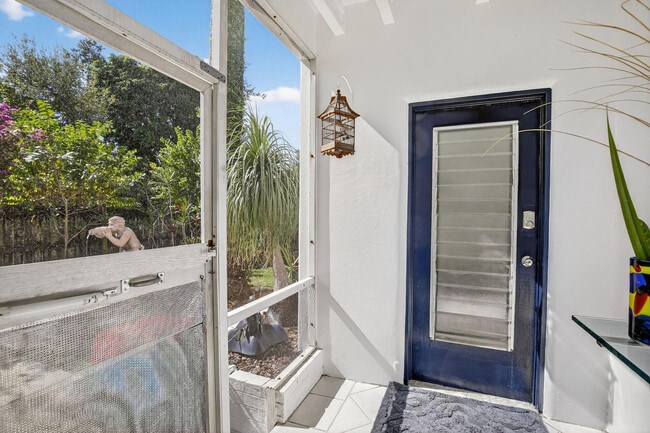 Building Photo - 501 SW 5th St