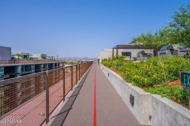 Building Photo - 7180 E Kierland Blvd