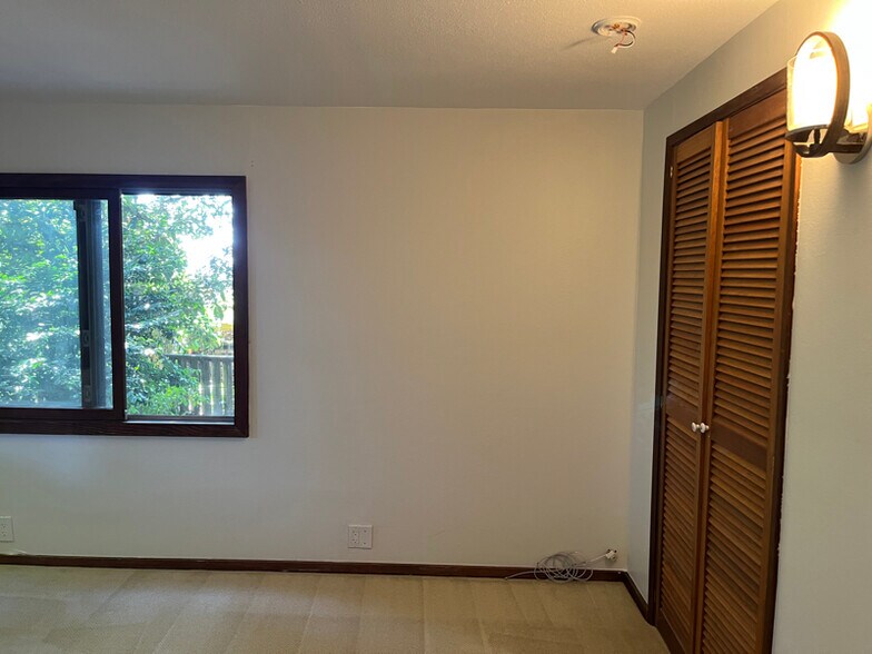 Building Photo - 5728 Merriewood Dr