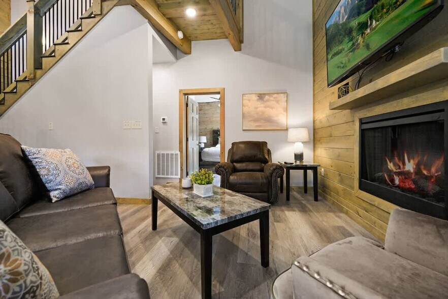 Building Photo - 2609 Stonebrook Dr