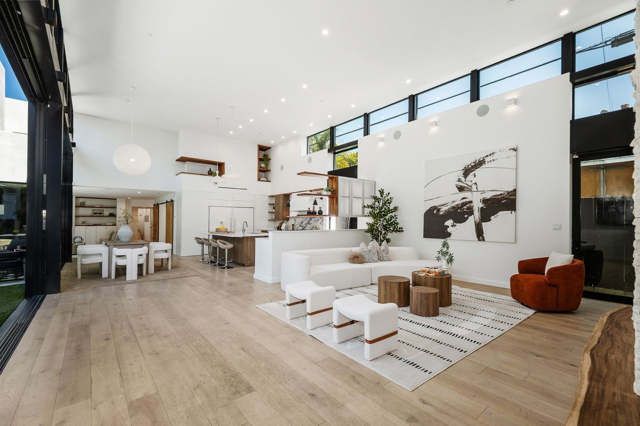 Building Photo - 8617 Higuera St