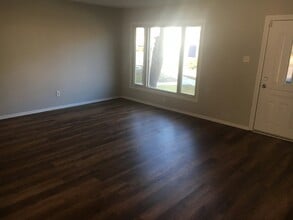 Building Photo - 21 Riverview Pl