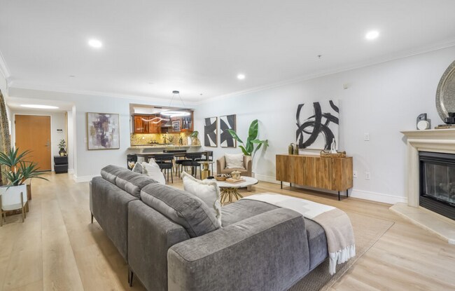 Building Photo - 1878 Greenfield Ave